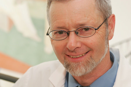 Dr. Thomas Rau